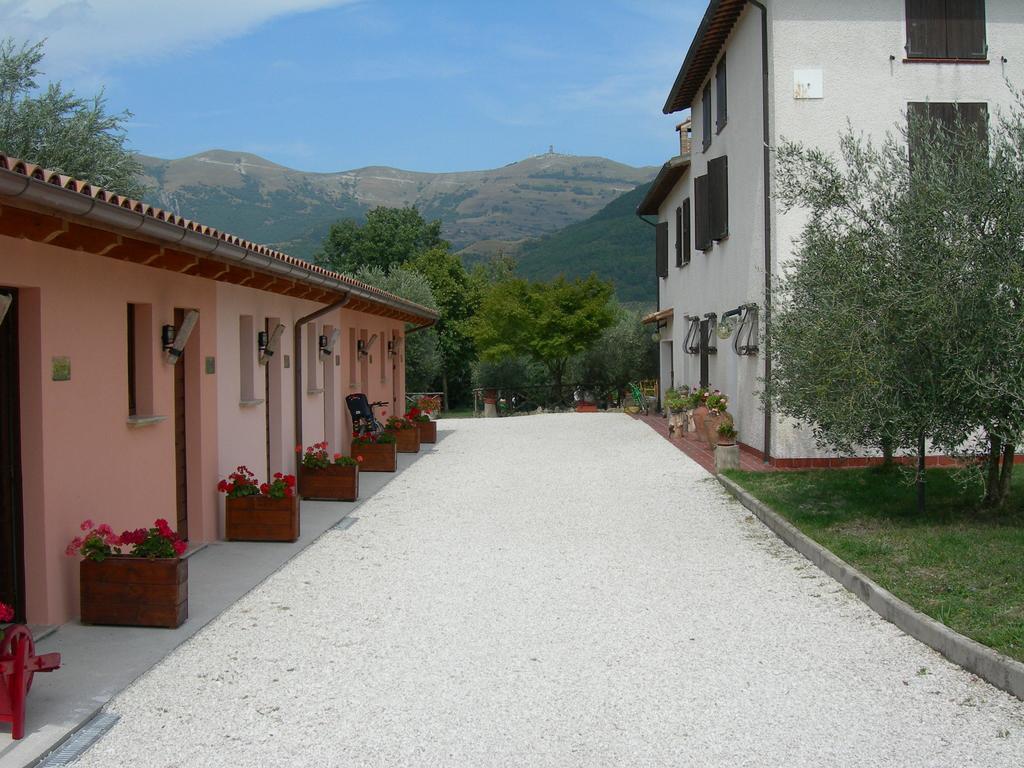 Fossato di Vico Santa Croceヴィラ エクステリア 写真